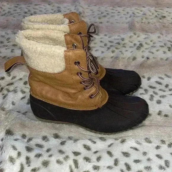 Women’s Blue Duck Boots - Picture 4 of 5